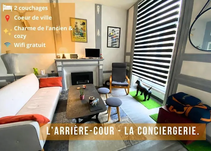L\'Arriere Cour-Poitiers-Proche Parking- La Conciergerie