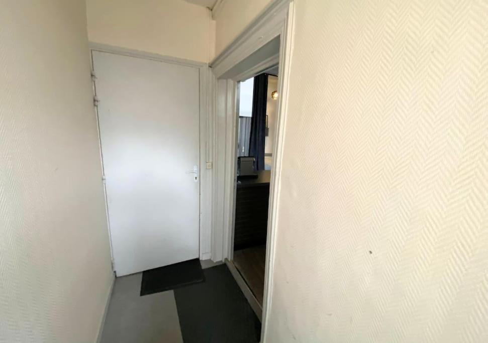 L'arriere Cour-poitiers-proche Parking- La Conciergerie Appartement
